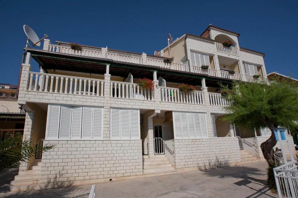 Superb Beachfront Luxury Seaview With Private Beach ميلنا المظهر الخارجي الصورة