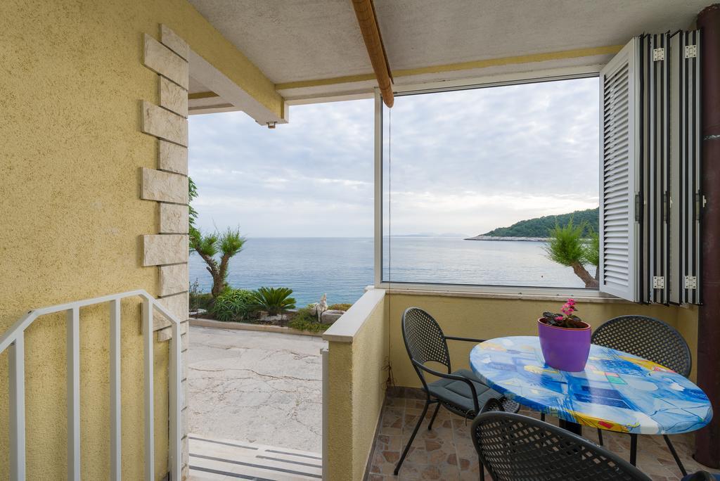 Superb Beachfront Luxury Seaview With Private Beach ميلنا الغرفة الصورة