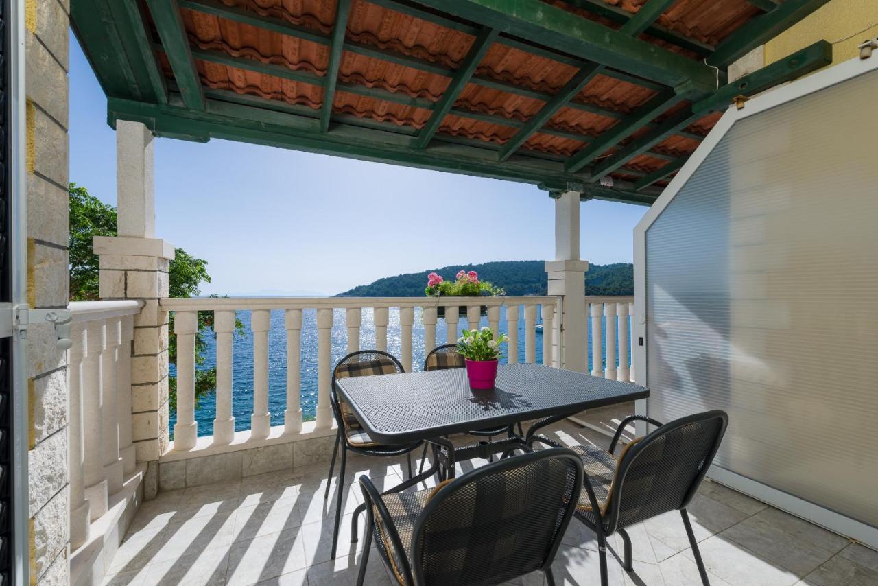 Superb Beachfront Luxury Seaview With Private Beach ميلنا المظهر الخارجي الصورة